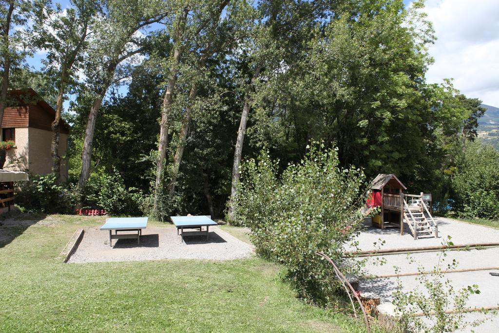 Camping-Hotel De Plein Air Les 2 Bois Baratier Екстер'єр фото