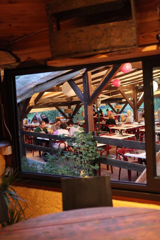 Camping-Hotel De Plein Air Les 2 Bois Baratier Екстер'єр фото